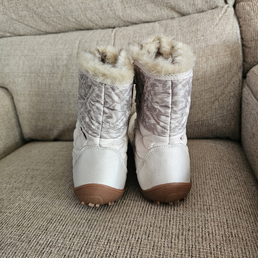 Columbia Women’s Minx Shorty III Boot - Picture 7 of 9